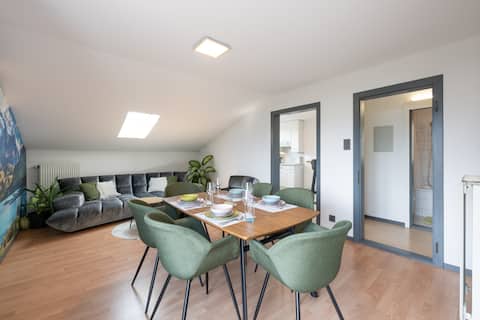 Lakeview top floor appartement