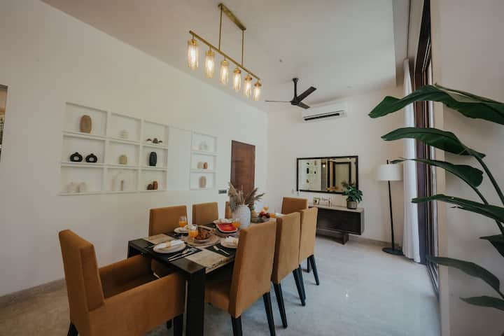 Dining area image 3