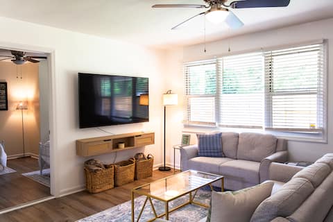 Popular Airbnb listing: Quaint & Central Charleston Home in Charleston / North Charleston