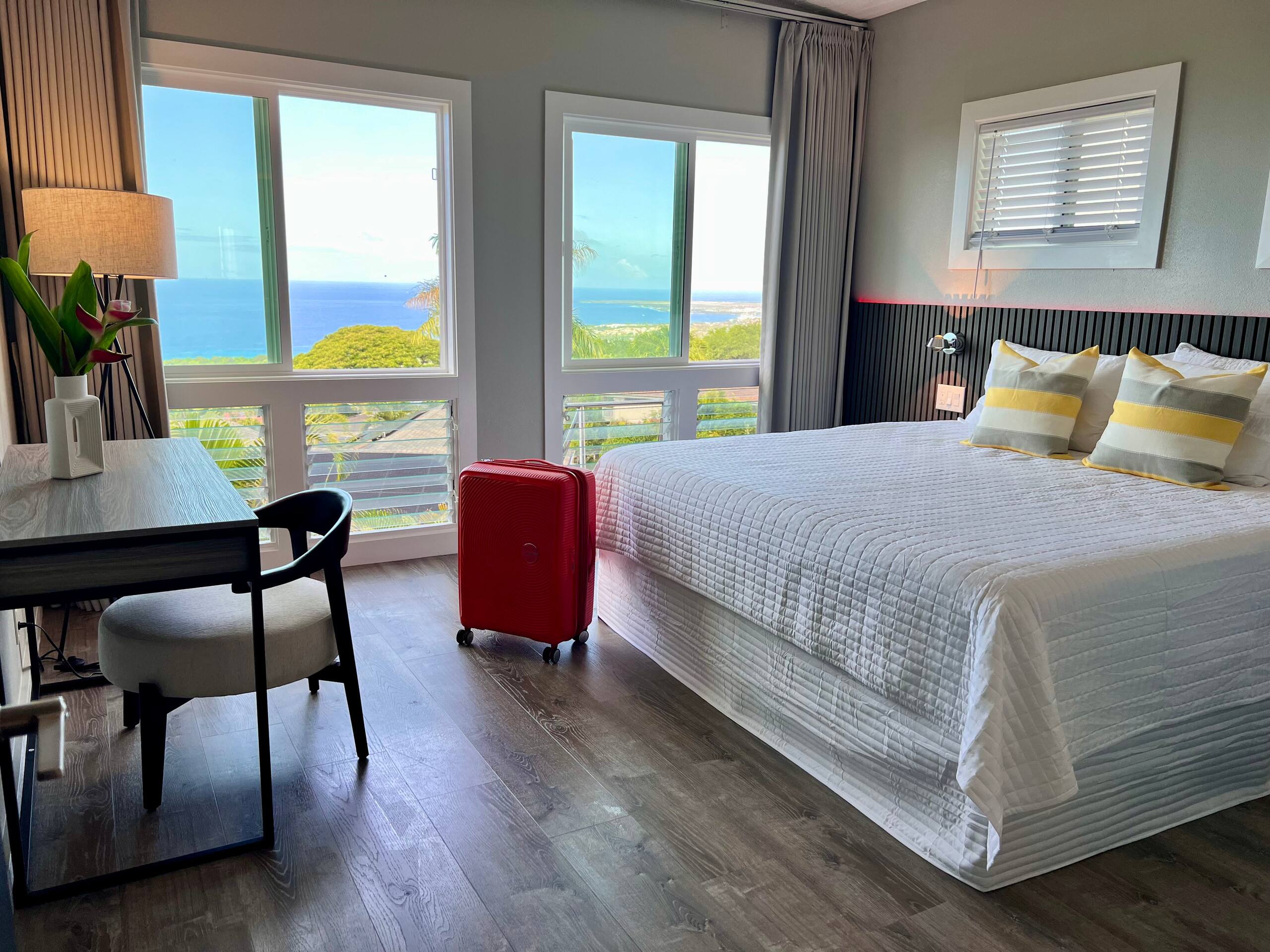 Home in Kailua-Kona · ★4.99 · 2 bedrooms · 4 beds · 2.5 baths - Image 26