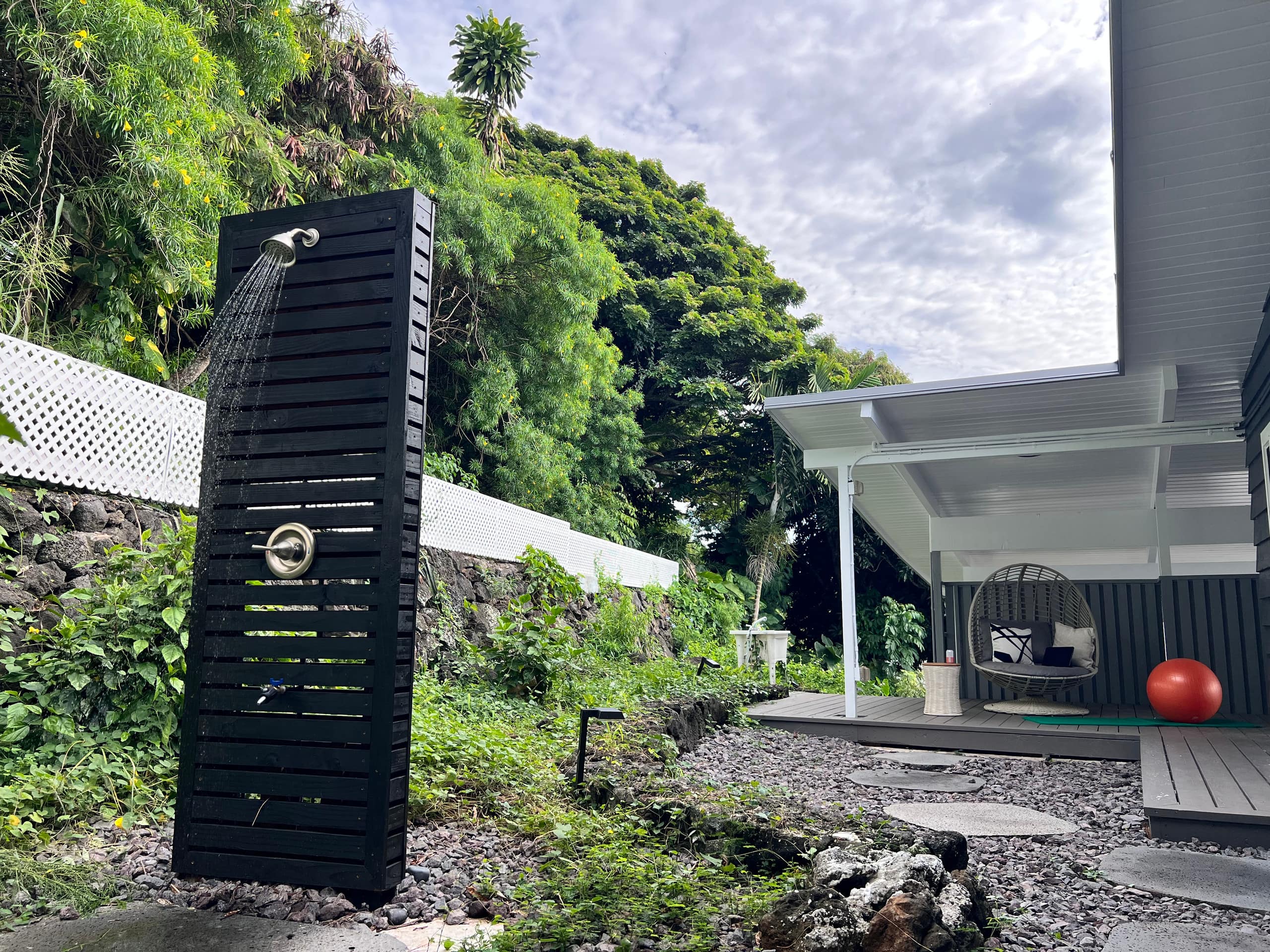 Home in Kailua-Kona · ★4.99 · 2 bedrooms · 4 beds · 2.5 baths - Image 63