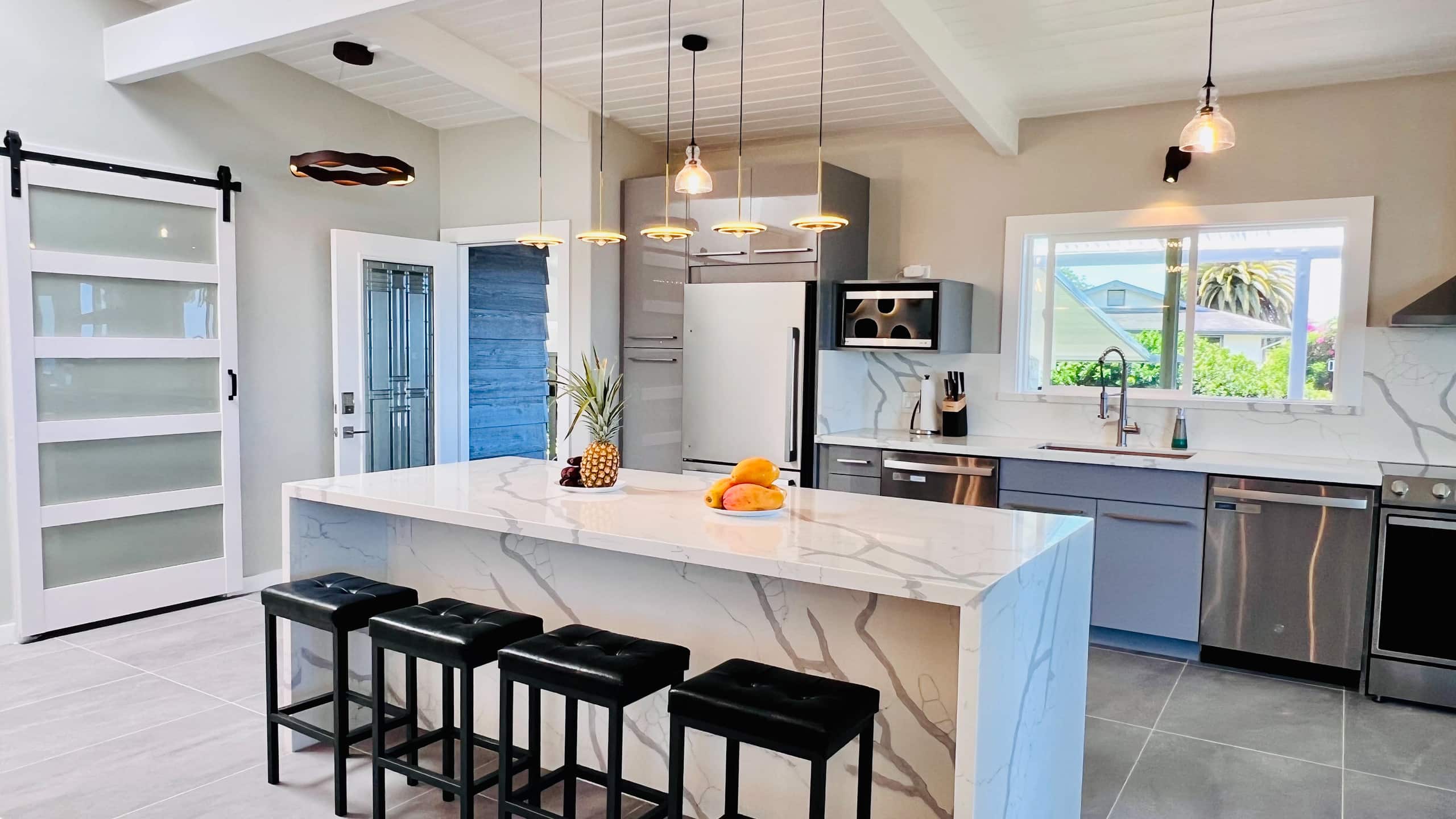 Home in Kailua-Kona · ★4.99 · 2 bedrooms · 4 beds · 2.5 baths - Image 13