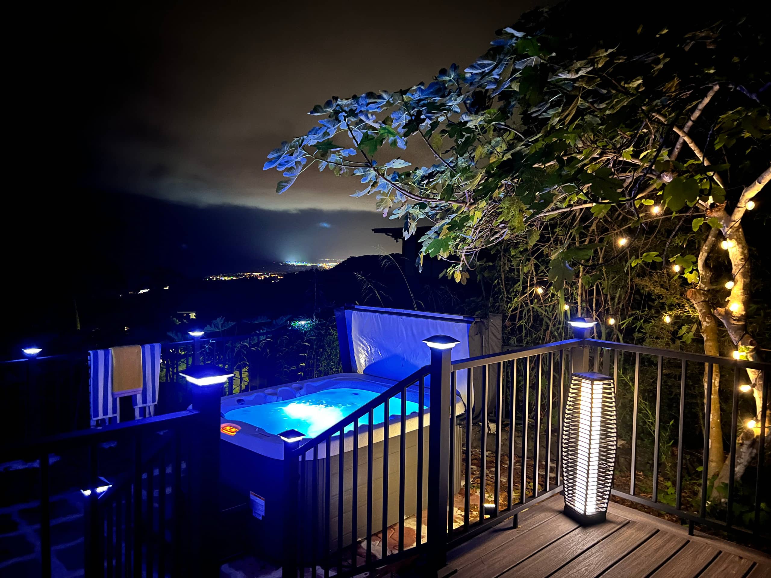 Home in Kailua-Kona · ★4.99 · 2 bedrooms · 4 beds · 2.5 baths - Image 59