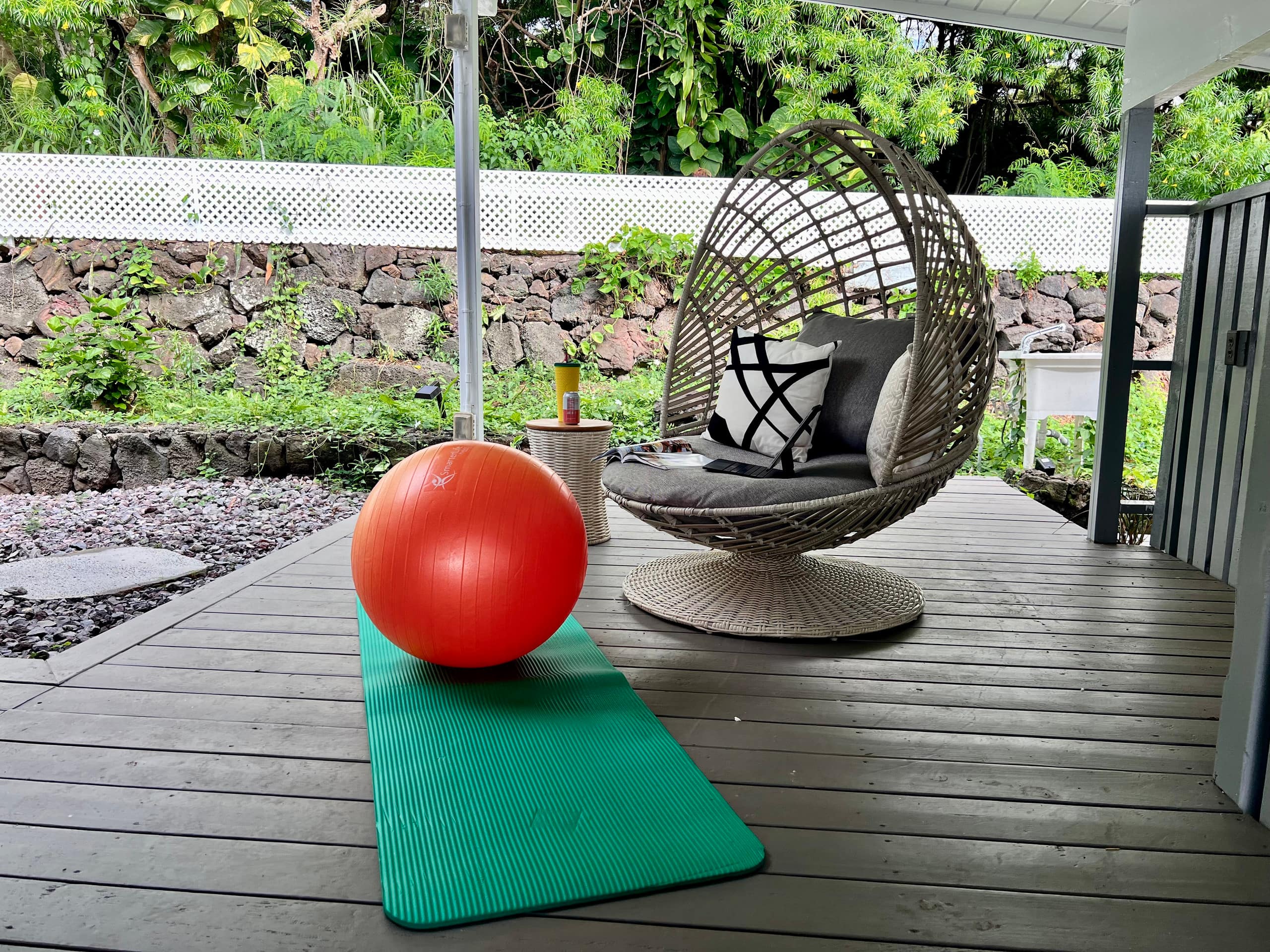 Home in Kailua-Kona · ★4.99 · 2 bedrooms · 4 beds · 2.5 baths - Image 64
