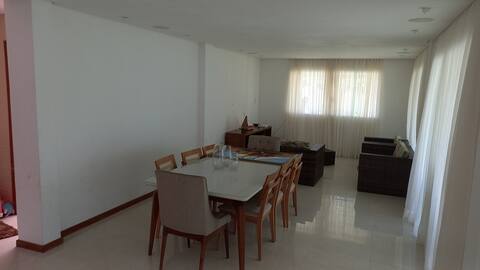Casa c/ piscina e 4/4 no Guaibim