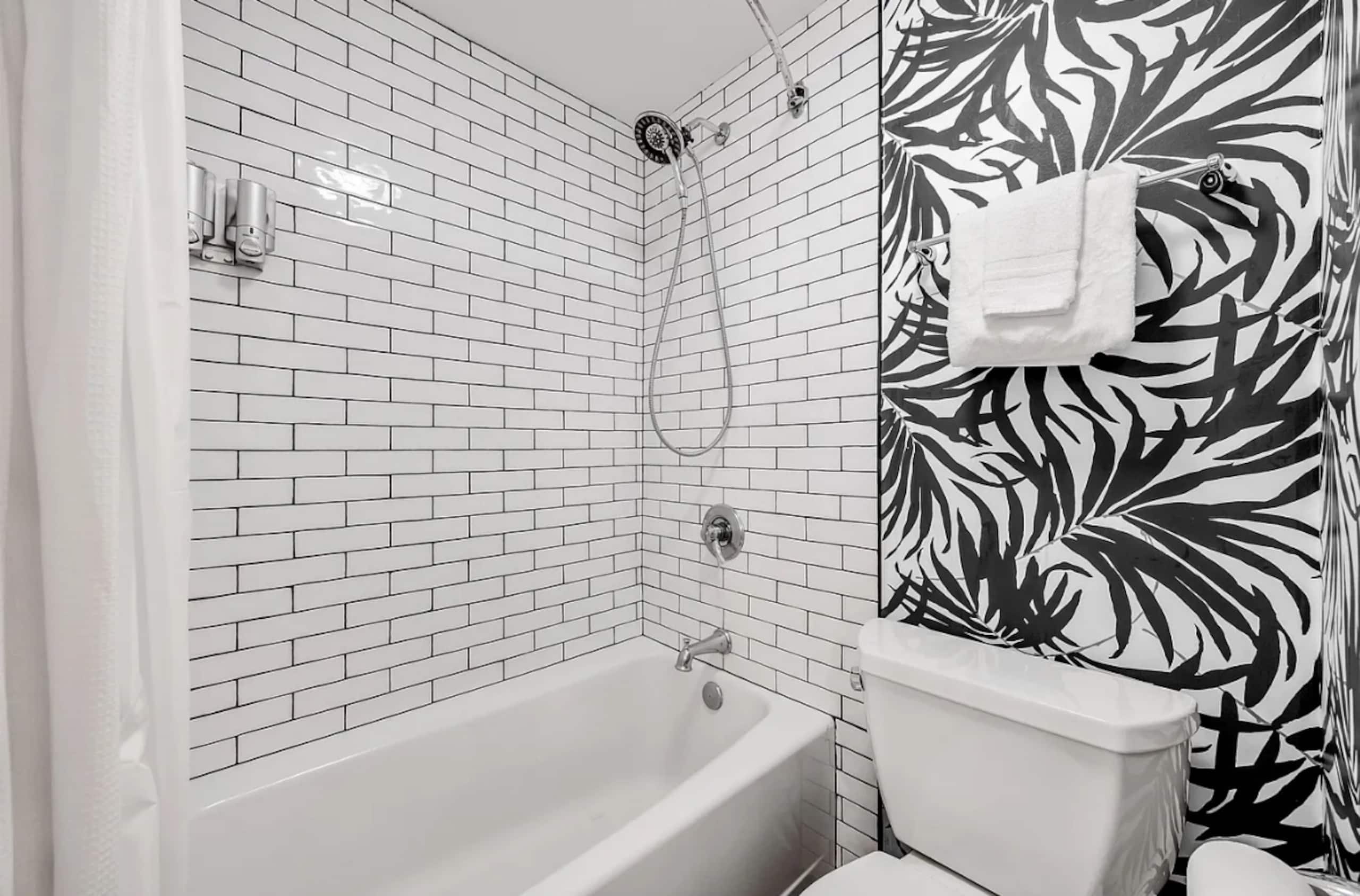 Home in Kihei · ★4.71 · 2 bedrooms · 3 beds · 2 private baths - Image 10