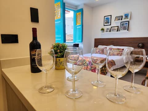 Top performing Airbnb: 5 Star Loft+WiFi+Kitchen+Great Location+Parking in Filandia