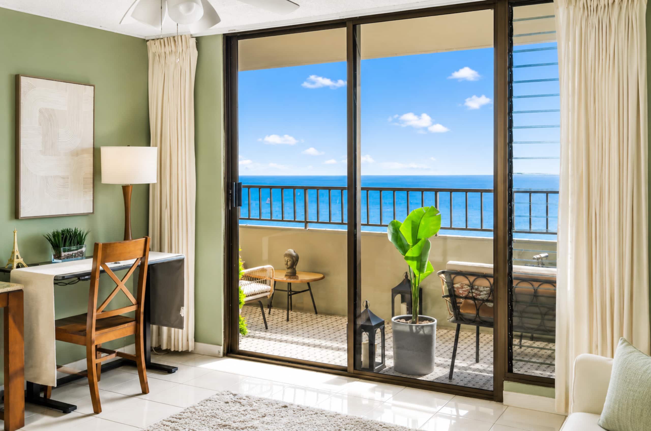 OHANA Luxury Suite - Photo 33
