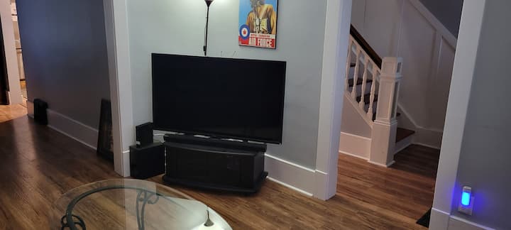 House Near Winnipeg Airport And All Amenities - Winnipeg