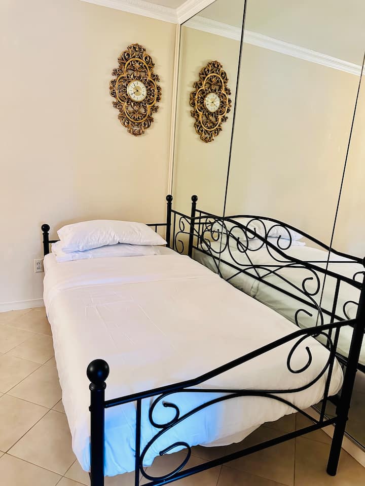 მისაღები ოთახი 2