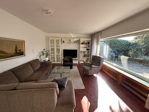 Large house with garden, 15 minutes to Cologne & Bonn