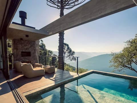 House in the Valley with amazing views near Gramado