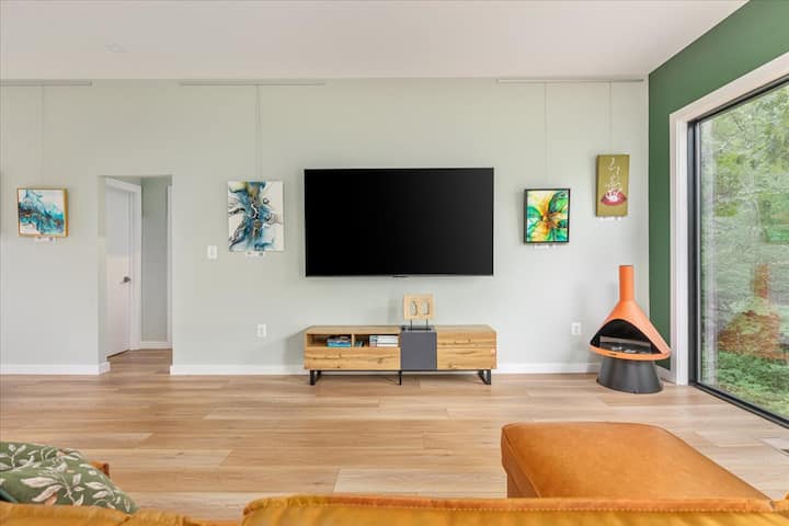 Shenandoah Nest Escape | Luxury Modern Cabin Near Bryce Resort, Lake Laura & Wineries