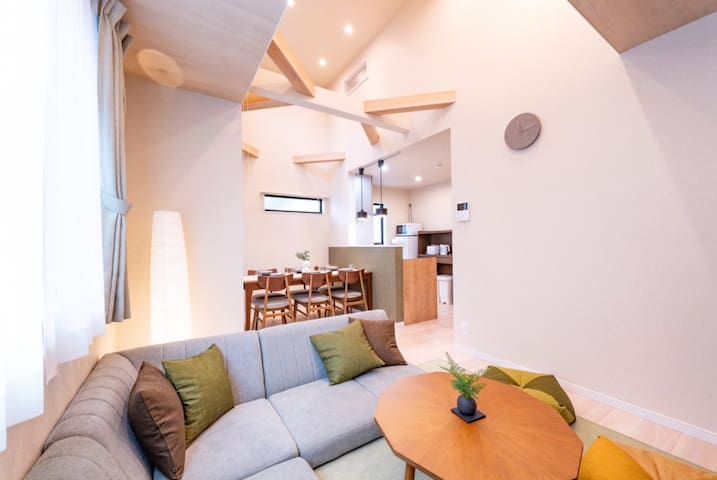 Newly house／Family／Yahiro7min／Oshiage3min／12ppl