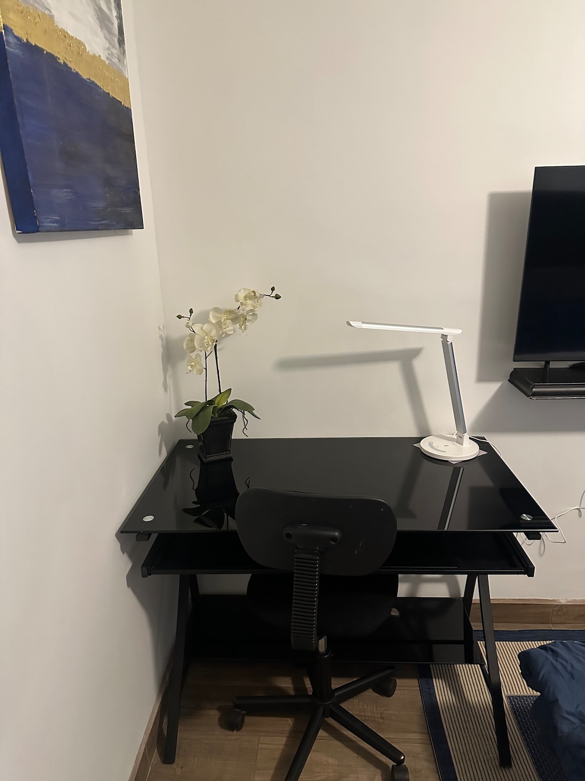 Tavolinë për të punuar rehat 