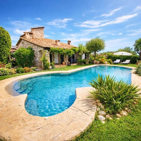 Villa WithGarden- Pool - Wifi - AC-View Of The Sea