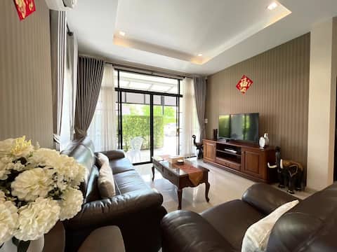 Seed Villa. Study Tour (Child Friendly) Kids Room, Study, Garden, Strict Security, Suitable for Fami