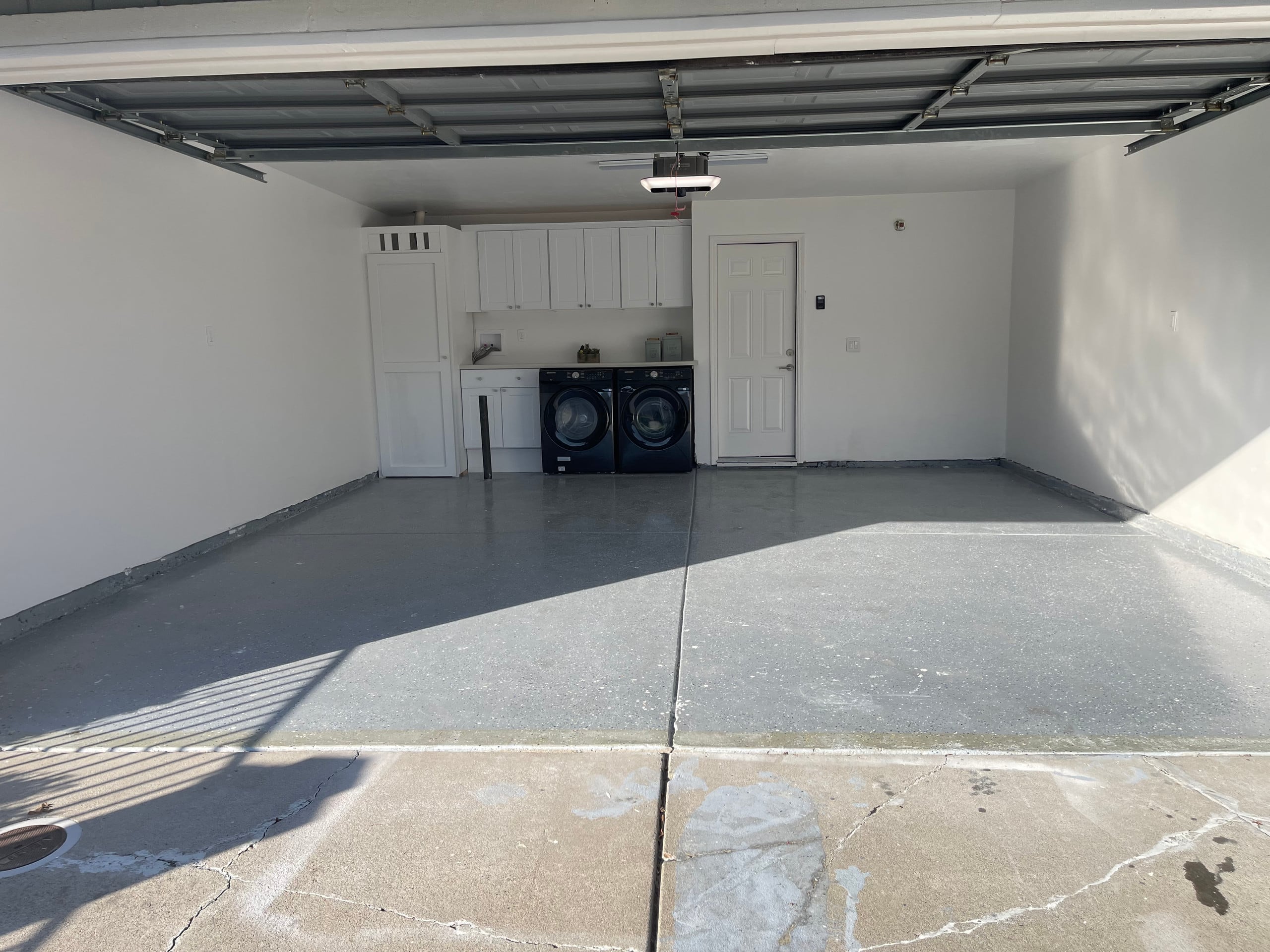 Townhouse Near Airport & Downtown w/ Garage - Photo 24