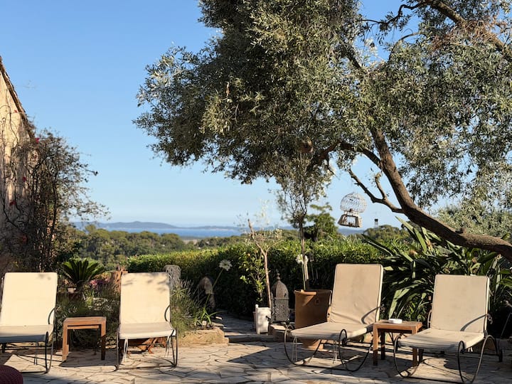 Maison De Vacances Avec Vue Mer Et Piscine - Hyères