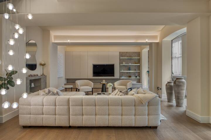 Historic Cubitt Lodge| 3BR Luxury £4M | Steam Room gallery image 4