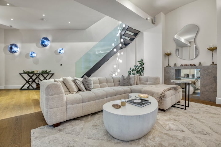 Historic Cubitt Lodge| 3br | Steam Room & Jacuzzi - Belgravia - London