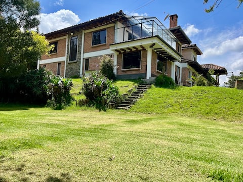 Country accommodation 15 minutes from downtown
