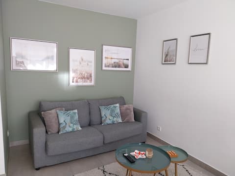 Quiet apartment – secure parking
15 minutes to Disney