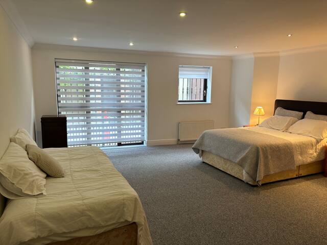 3BR/3BA Home near Trinity College gallery image 2