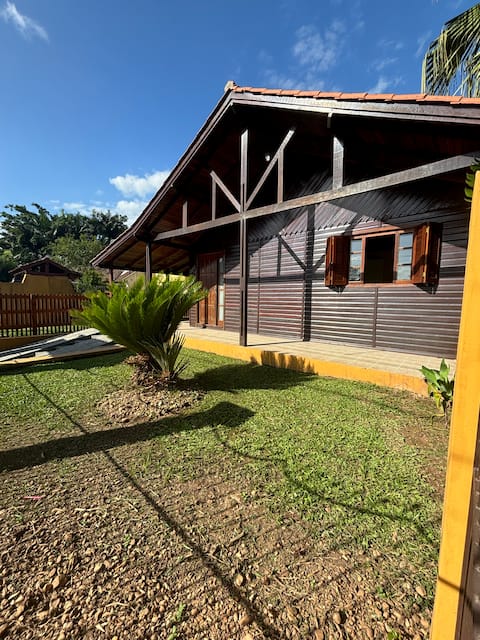 Downtown 3-bedroom cottage