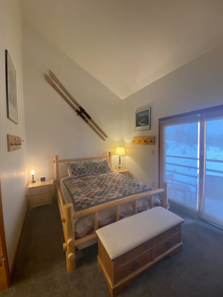 Hlavná spálňa s hlavnou kúpeľňou