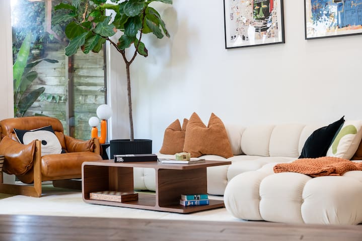 Venice Beach Spacious Designer Bungalow