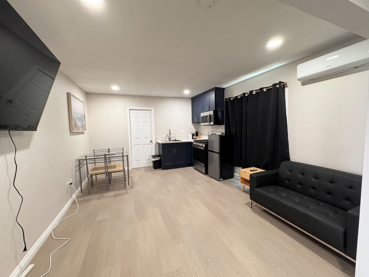 Popular Airbnb listing: Living/r full kitchen w bath/r in South San Gabriel