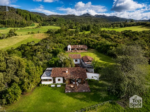 Amazing TopSpot® with Linda Vista in Guasca!