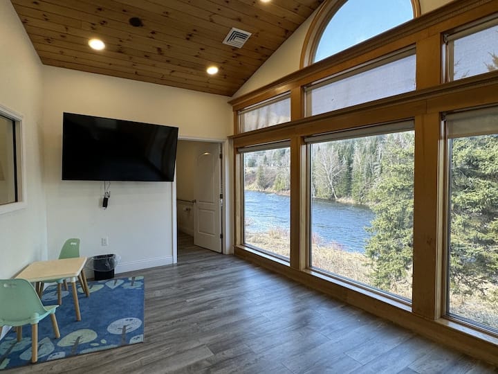 Riverview Retreat! On The River! Near The Trails! - Fort Kent, ME