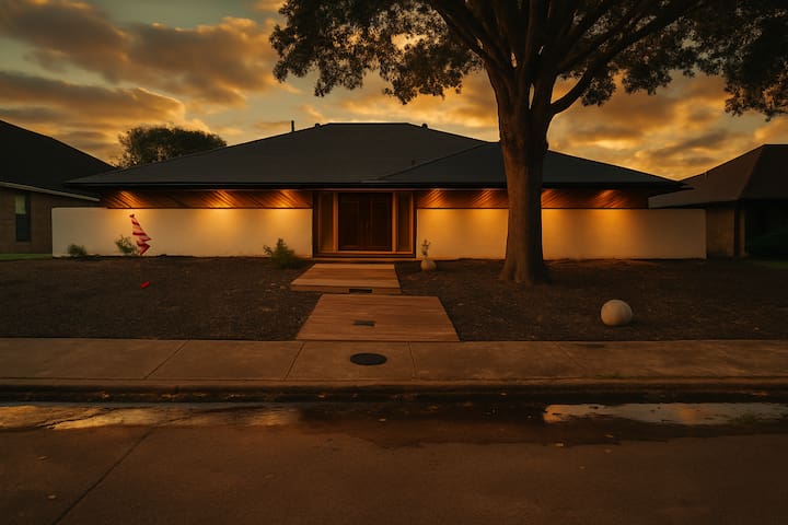 Luxury 4BR Family Retreat w/Pool Sleeps 10 6 Beds