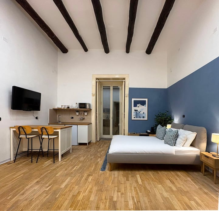 Blue | Rattan - City Centre - Toledo - Naples