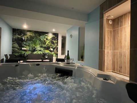 Logis du Pressoir with Hot Tub - 6 people