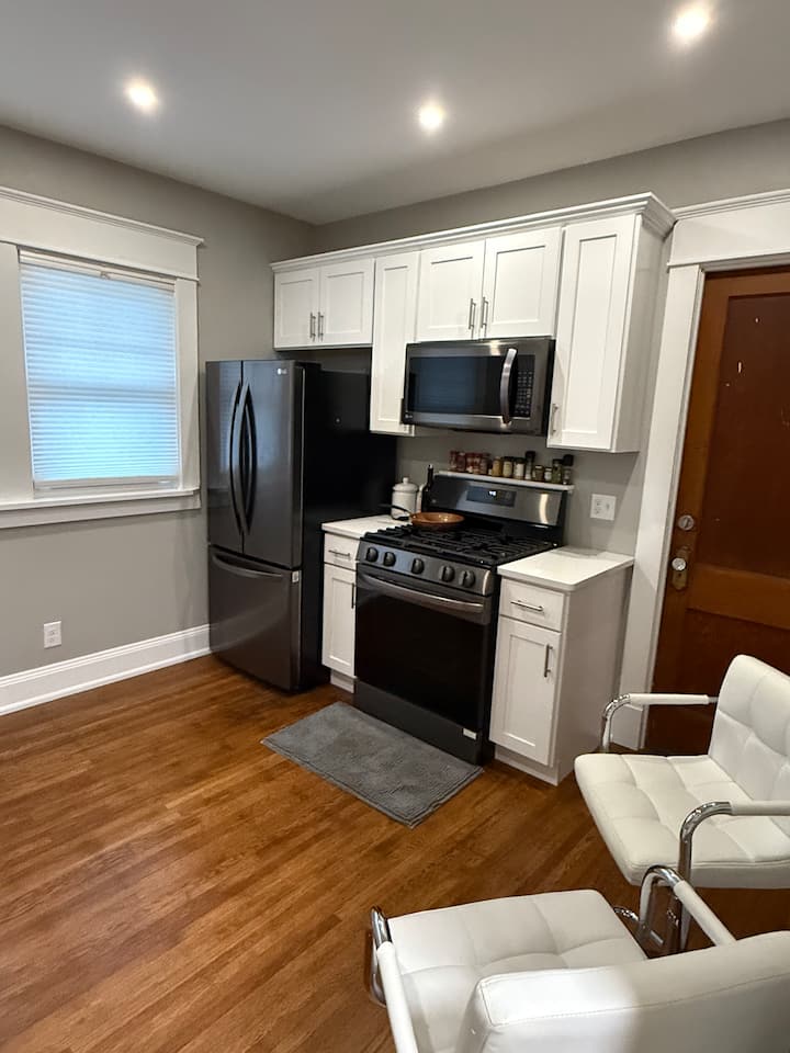 North Buffalo 1 Bed With Parking + Washer/dryer 𓆉 - Buffalo, NY