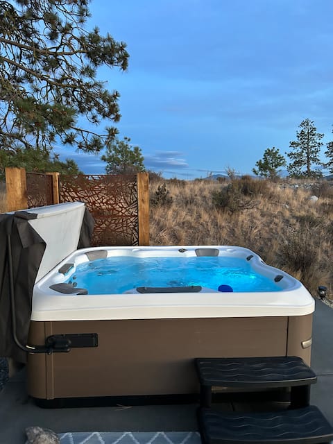 Lakeview Private 2 BR Mtn Retreat