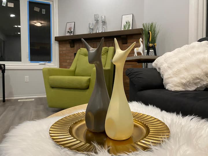 Entire Home In Ajax With Children's Play Area - Ajax