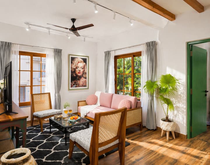 Living room image 4