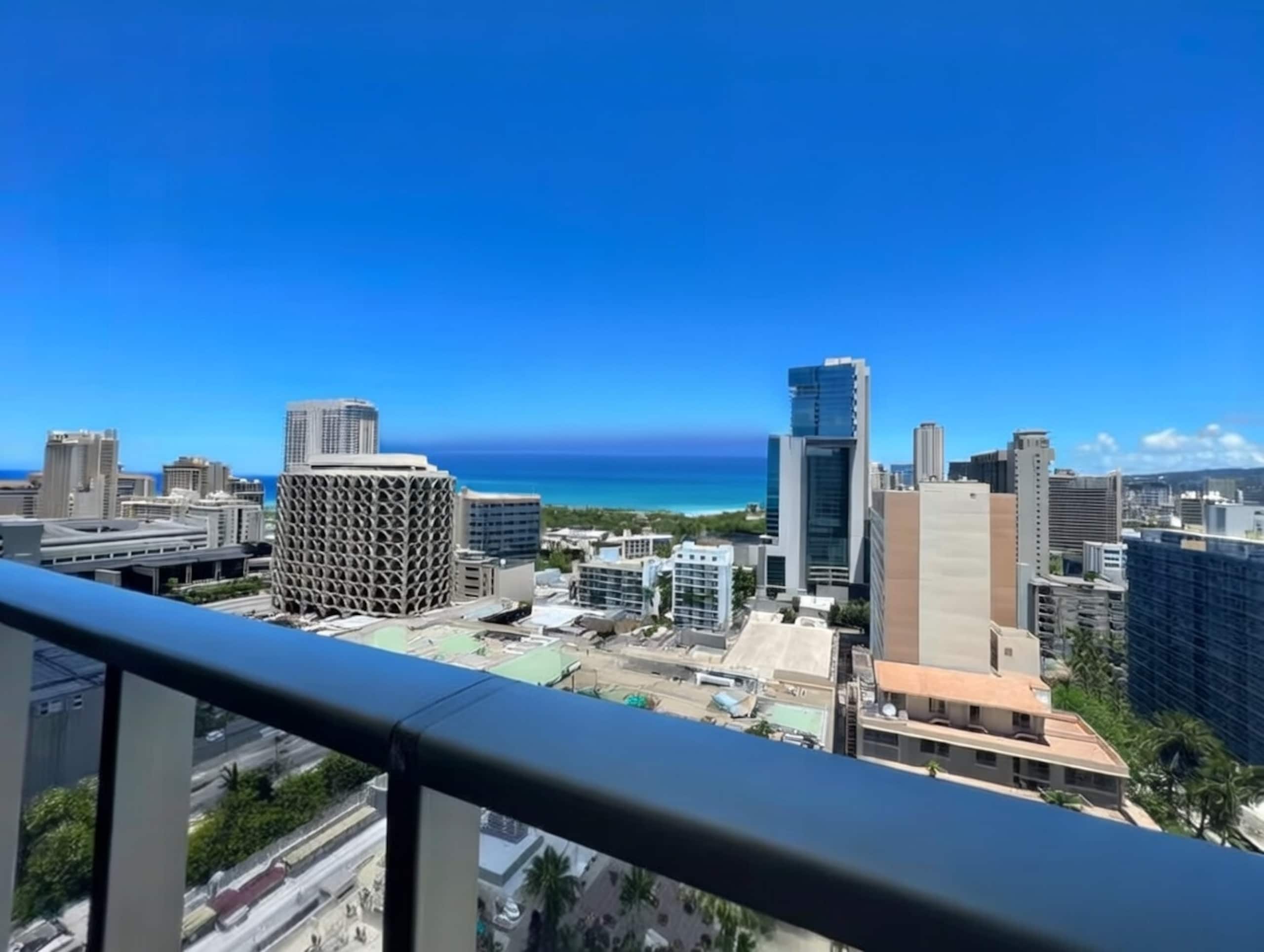 Ocean View Waikiki Condo｜FREE Parking｜5 Min Beach - Image 1