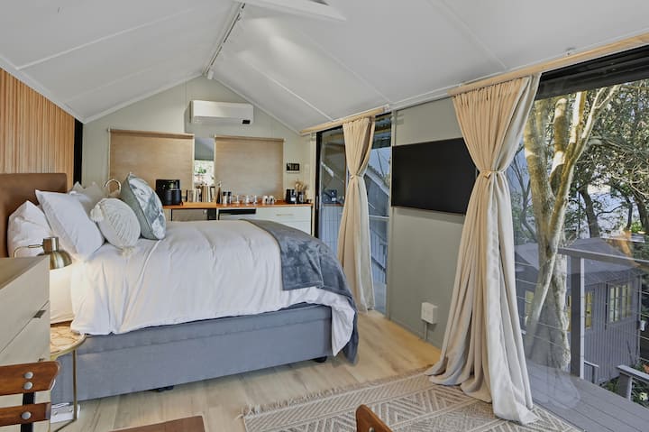 Boutique Wellness Cabin - Sauna, Plunge, Hot Tub. - Camps Bay