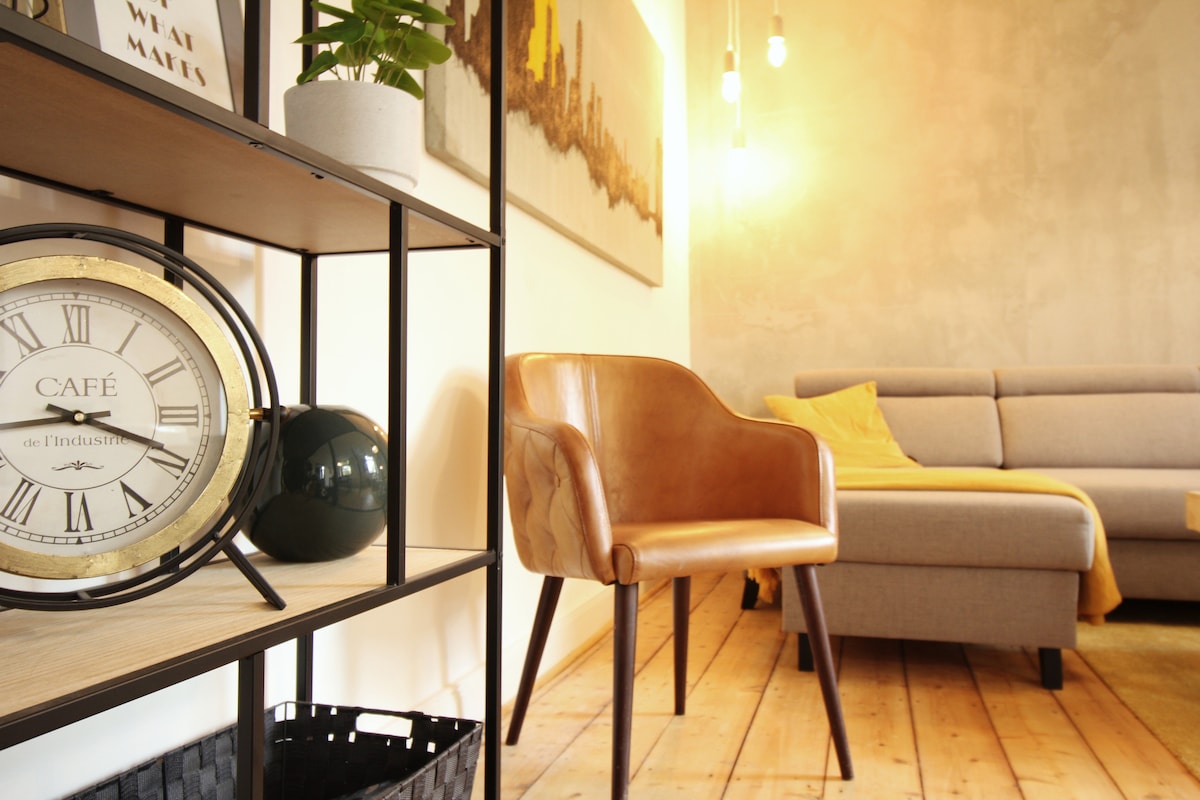 Top performing Airbnb: ARTstudio 3.0 NewYork Design | 2 bedrooms | WiFi in Hochfeld