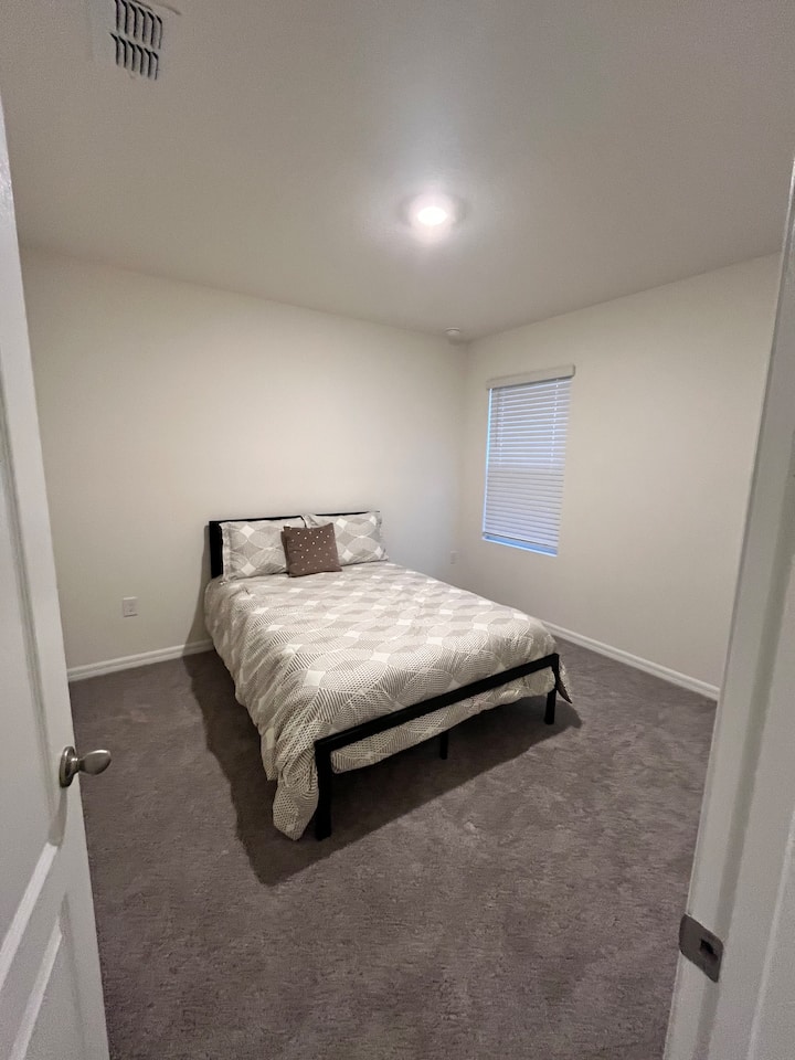 غرفة النوم 2