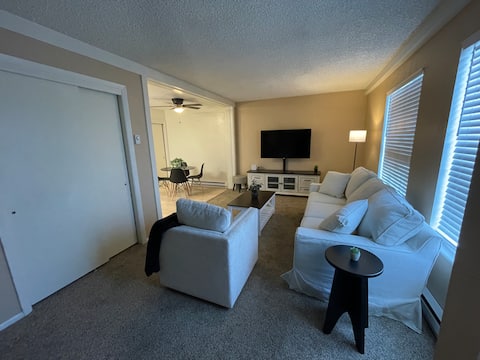 Updated 2/1 APT in Evanston