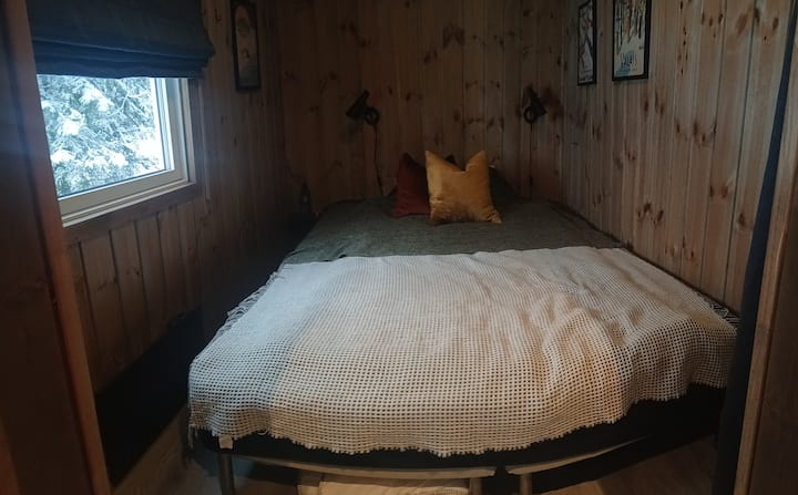 Bračni krevet 180 x 200 cm.