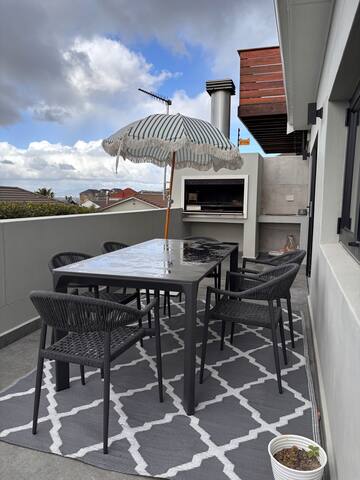 Pet Friendly Entertainer’s Hideaway gallery image 5