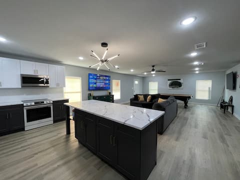 Beautiful Cozy 4bedroom House