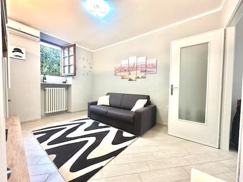 Popular Airbnb listing: Elio's House {A stone's throw from the Bengasi subway} in Turin